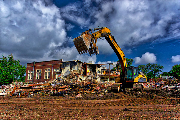 Photo series of Larchmont School demolition.